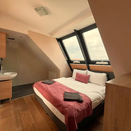 Aurellia Serviced Apartments *