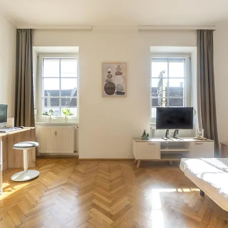 Apartment Next To Stadion, Near To Lainzer Tiergarten