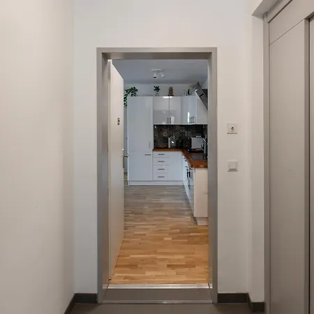 Apartment Schoenes Mit Garten Und Tiefgarage *