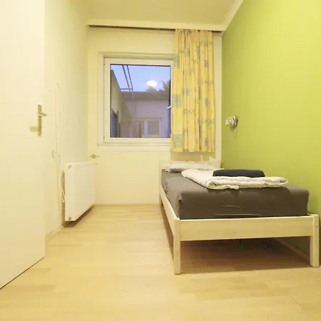 Single In Hutteldorfer Strasse Area Homestay *
