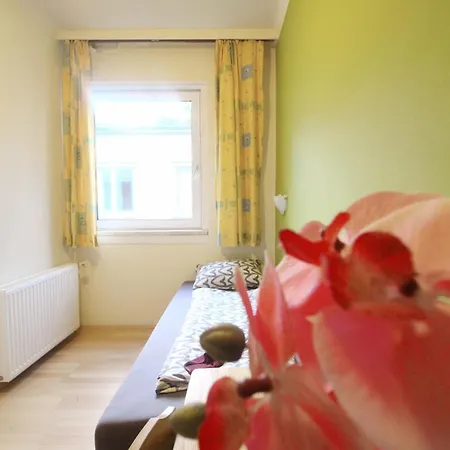 Homestay Single In Hutteldorfer Strasse Area
