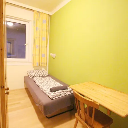 Single In Hutteldorfer Strasse Area Homestay Vienna