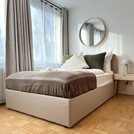 Apartment Chic - Quiet Area - Next To Hospital *