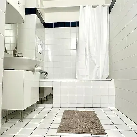 Chic - Quiet Area - Next To Hospital