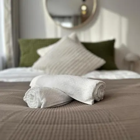 Chic - Quiet Area - Next To Hospital Apartment *