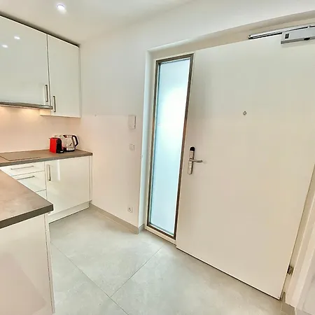 Apartment Steiner Residences Rembrandt *