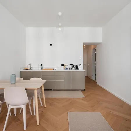 Modern Wohnen Im Renovierten Stil-altbau Apartment