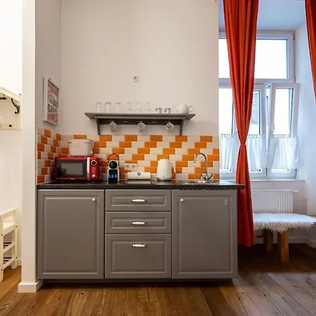 Compact Near Center By Hm Apartment *