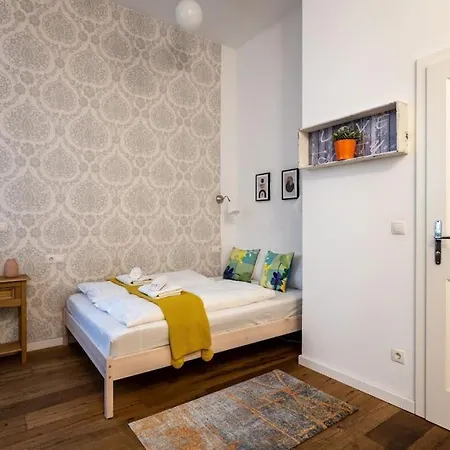 Compact Near Center By Hm Vienna