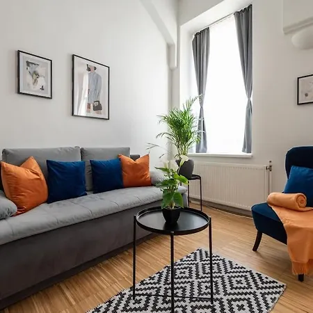 Apartment Pristine 1br Steps From By Hm Wien