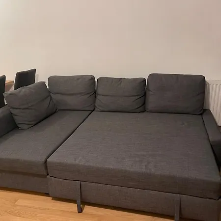 Apartament Spacious 1br With Balcony Above Citygate Shopping Complex With Metro Access