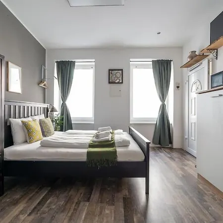 Sleek By Center By Hm Apartment *