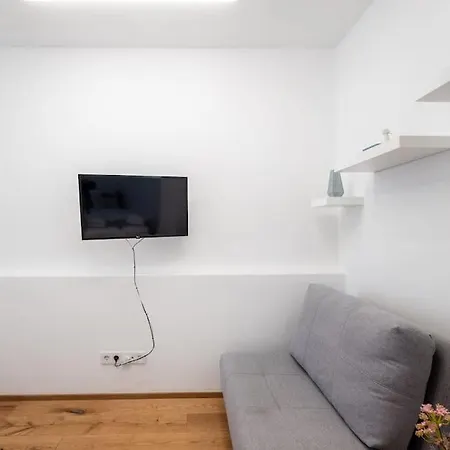 Cozy 5min To Center By Hm Apartment *