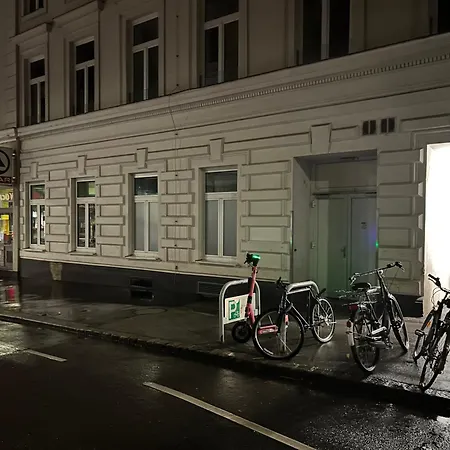 Schoene, Helle In Stadtnaehe * Viyana
