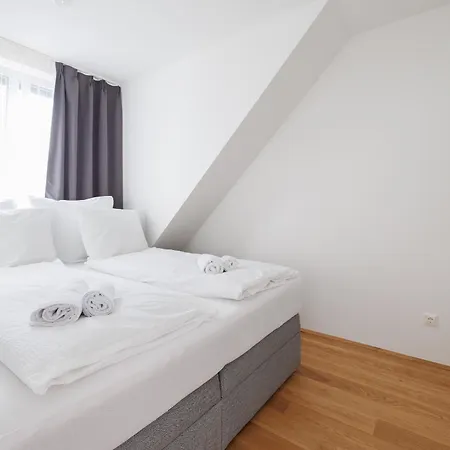 Symphony 38 - Modern Loft With Terrace And Grill In Location