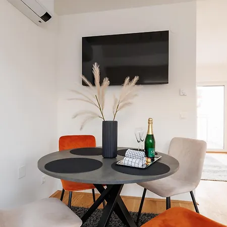 Apartment Symphony 42 - Modern Loft With Terrace And Grill In Location