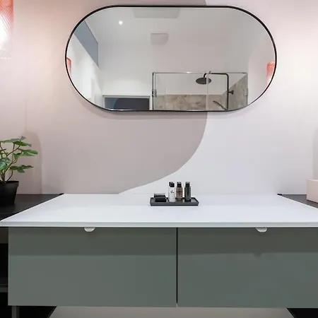 Elegant 1br Suite, Close By Hm Apartment *