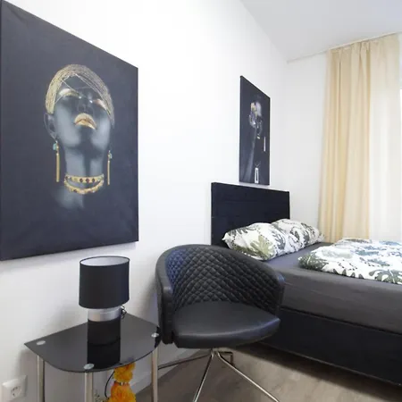 Homestay Zx Triple In Meidling Vienna