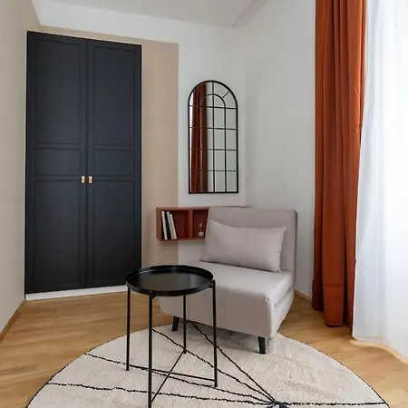 Apartment Artful 1br Suite, Nearby By Hm
