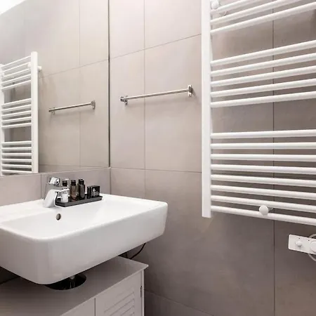 1br Oasis With Easy Access By Hm Apartment