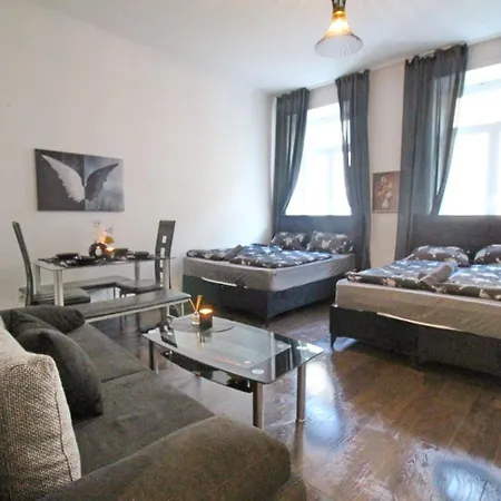 23sam 23 Malfattigasse * Vienna