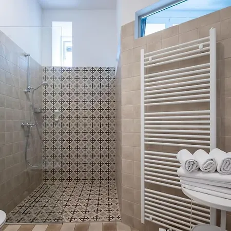 Apartment Spacious 2br By Metro And Center By Hm
