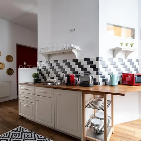 Spacious 2br By Metro And Center By Hm Apartment *