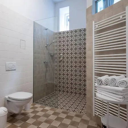 Apartment Spacious 2br By Metro And Center By Hm