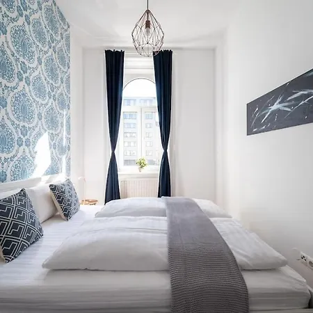 Spacious 2br By Metro And Center By Hm *