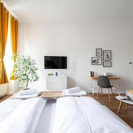 Lite 1br Near Metro & Center By Hm
