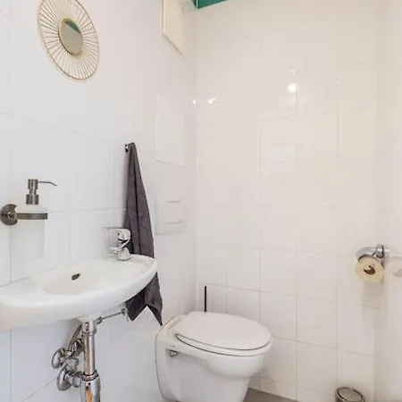 Dry Flower Apt. / 2br. / Rooftop / New *