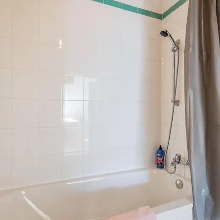 Dry Flower Apt. / 2br. / Rooftop / New