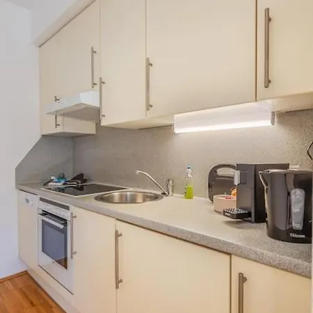 Dry Flower Apt. / 2br. / Rooftop / New Apartment *