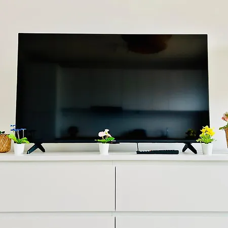 Modern With Balcony & Free Parking - Nearby Metro Apartmán Vídeň