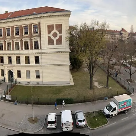 Apartment Turquoise Inspired Deluxe Centrally Located Vienna