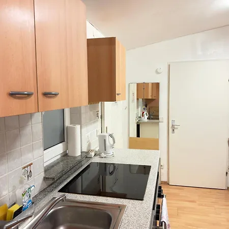 Small-comfy In Donaustadt Garden - Not Shared! Apartment Vienna