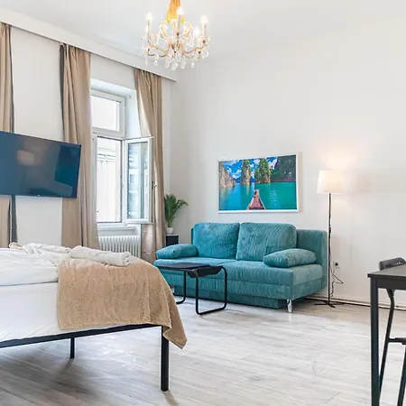 Convenient 2br Apt. Near U6 Station Am Schoepfwerk *