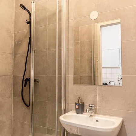 Apartment Welcoming 1br Apt- Near U6 Station Am Schoepfwerk Vienna