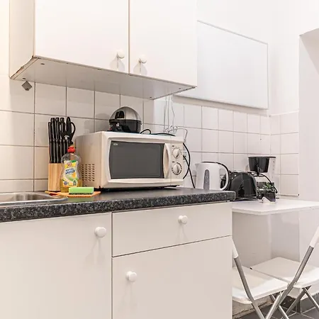 Apartment Welcoming 1br Apt- Near U6 Station Am Schoepfwerk *