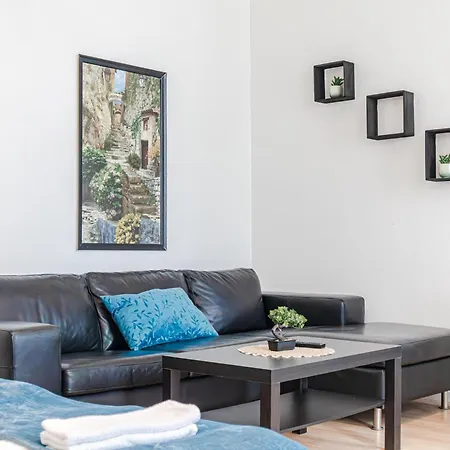 Apartment Comfortable Living: 1br W/ Private Garden *