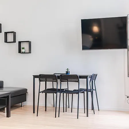 Apartment Comfortable Living: 1br W/ Private Garden