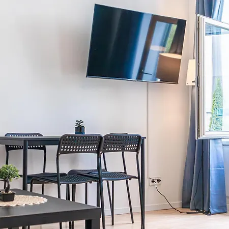 Comfortable Living: 1br W/ Private Garden *