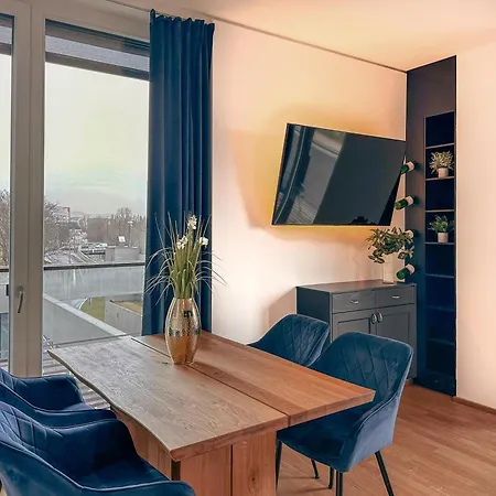 Alpenluxus Presents Kaiser - Rooftop Pool & Underground Car Park Apartment