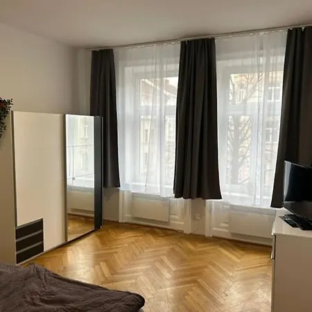 Paky 00411 Vienna