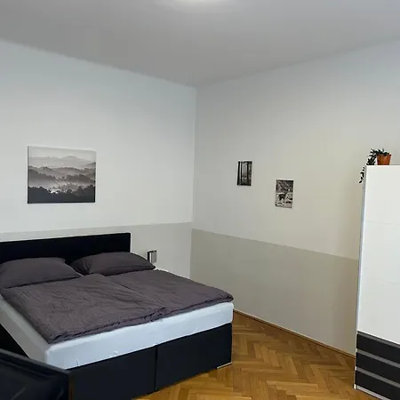 Paky 00411 Apartment *