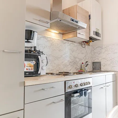 Friendly 2br Apt-near U6 Station Am Schoepfwerk *