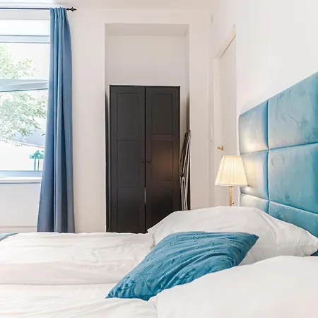 Apartment Comfortable Living: 1br W/ Private Garden *