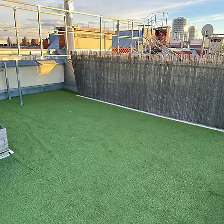 Appartement Scenic Rooftop Flat With Terrace *