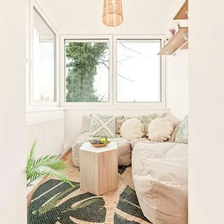 Cozy In Quiet Location, Fast Train Station 100m Away, Contactless Check-in Vienna