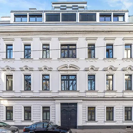 Chic Residences #presidential #brand New# * Vienna